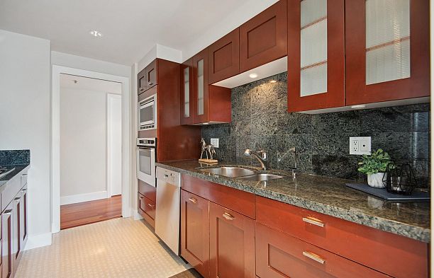 1402 499 Broughton Street Coal Harbour