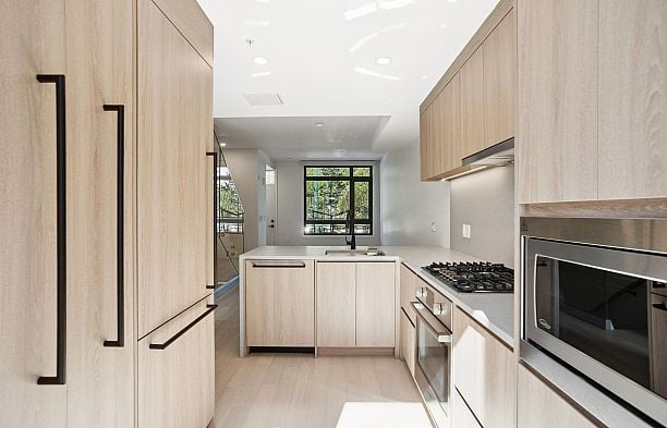6268 Oak Street Oakridge VW