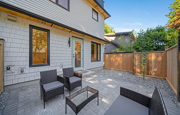 3 3836 W 8th Avenue Point Grey