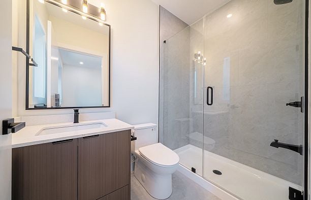 2835 W 31st Avenue MacKenzie Heights