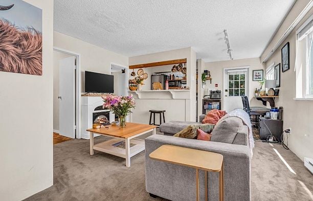 2575 W 3rd Avenue Kitsilano