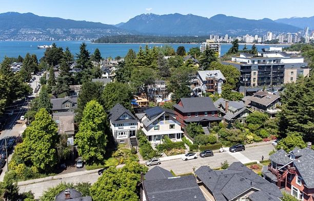 2575 W 3rd Avenue Kitsilano