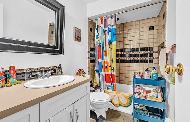 2575 W 3rd Avenue Kitsilano