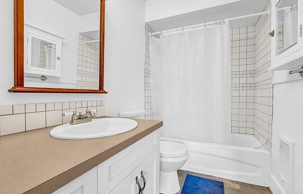 2575 W 3rd Avenue Kitsilano