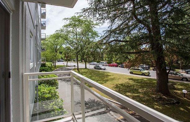 101 6076 Tisdall Street Oakridge VW