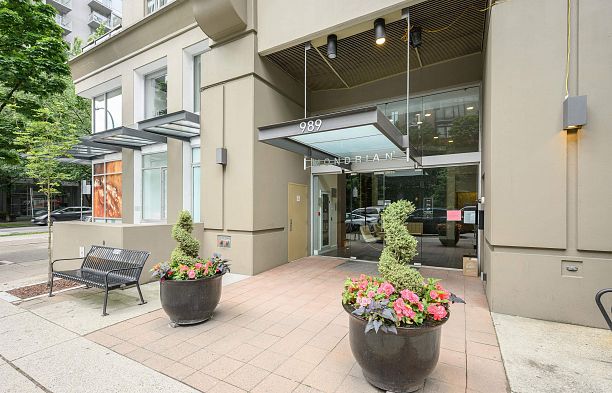 987 Richards Street Downtown VW