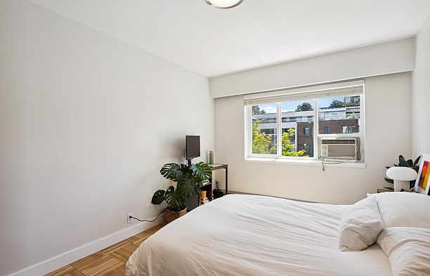 303 2469 Cornwall Avenue Kitsilano