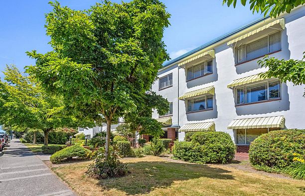 303 2469 Cornwall Avenue Kitsilano