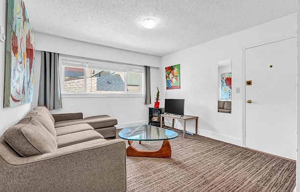 2575 W 3rd Avenue Kitsilano