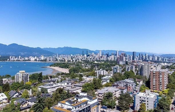 2575 W 3rd Avenue Kitsilano