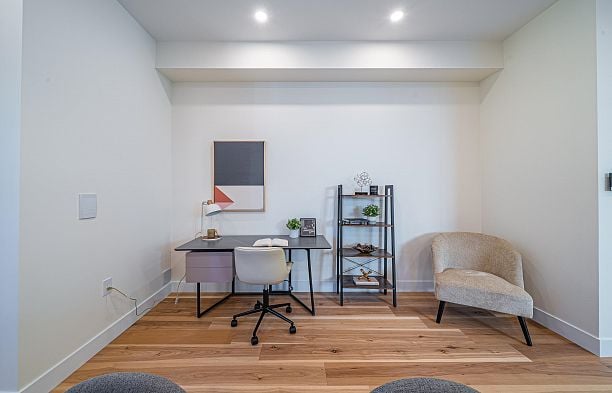 2835 W 31st Avenue MacKenzie Heights