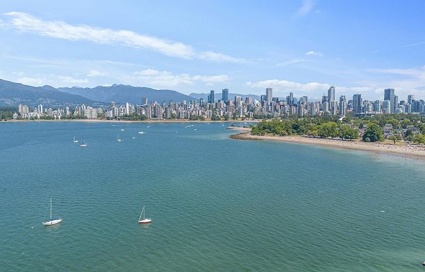 303 2469 Cornwall Avenue Kitsilano