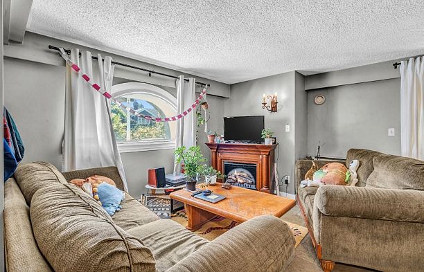 2575 W 3rd Avenue Kitsilano