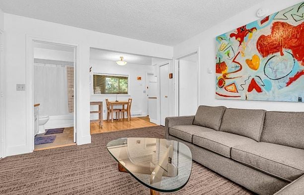 2575 W 3rd Avenue Kitsilano