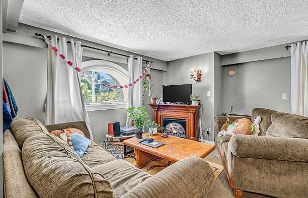 2575 W 3rd Avenue Kitsilano