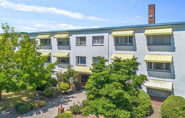 303 2469 Cornwall Avenue Kitsilano
