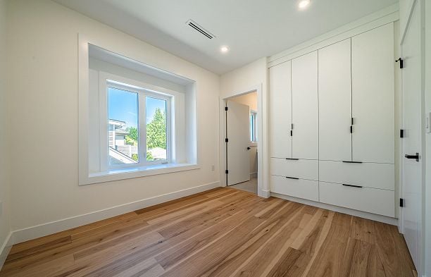 2835 W 31st Avenue MacKenzie Heights