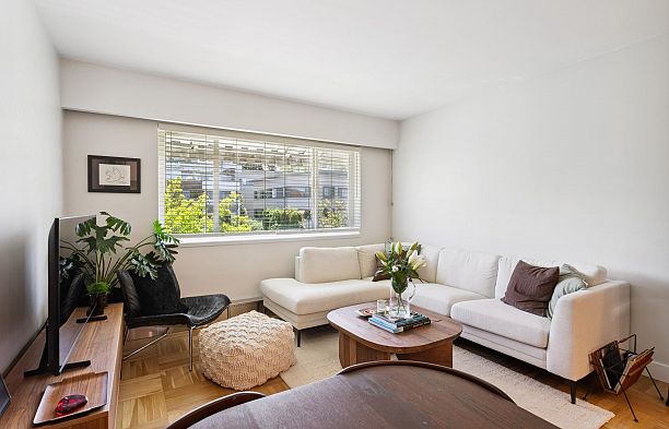 303 2469 Cornwall Avenue Kitsilano
