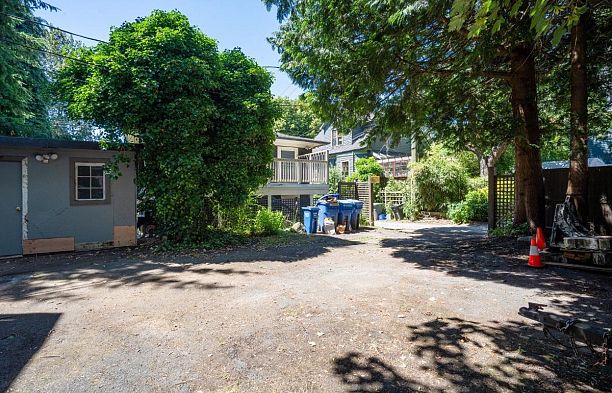 2575 W 3rd Avenue Kitsilano