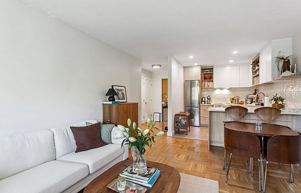 303 2469 Cornwall Avenue Kitsilano