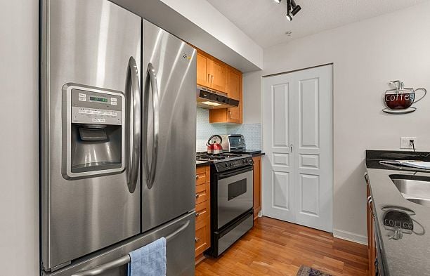 308 2161 W 12th Avenue Kitsilano