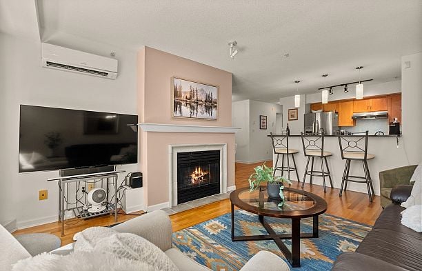 308 2161 W 12th Avenue Kitsilano