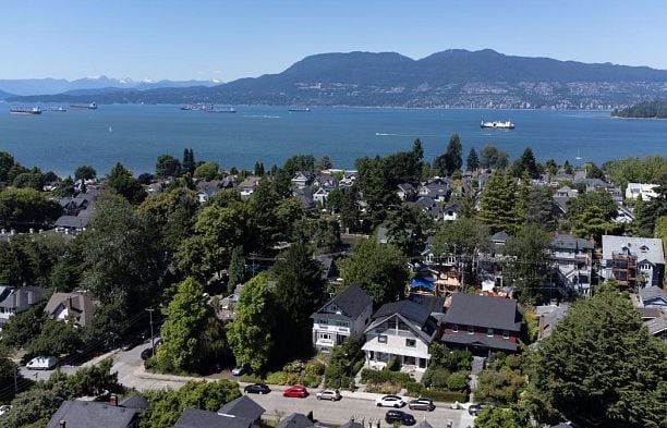 2575 W 3rd Avenue Kitsilano