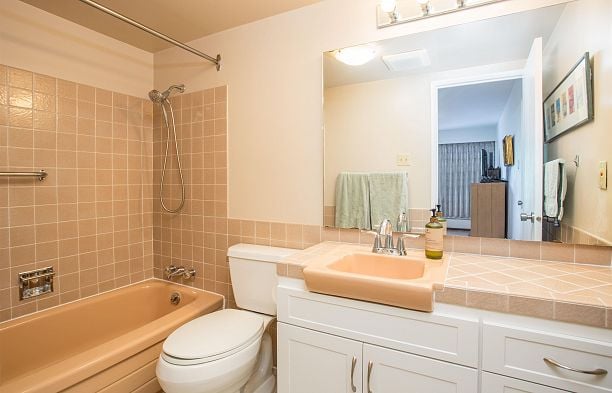 101 6076 Tisdall Street Oakridge VW