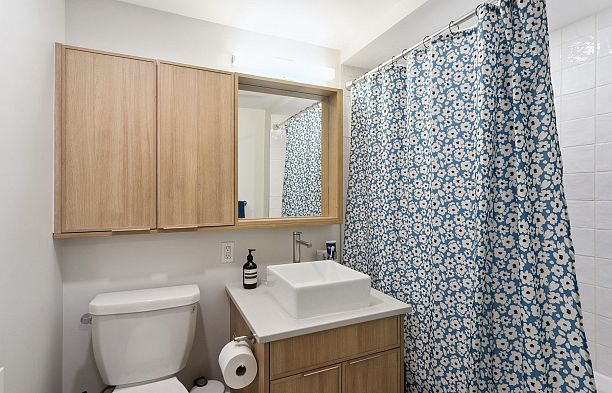 303 2469 Cornwall Avenue Kitsilano