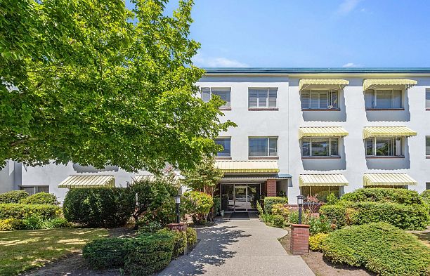 303 2469 Cornwall Avenue Kitsilano