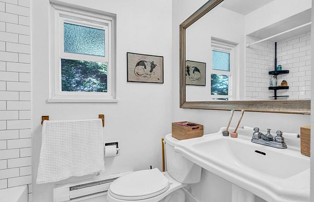 2575 W 3rd Avenue Kitsilano