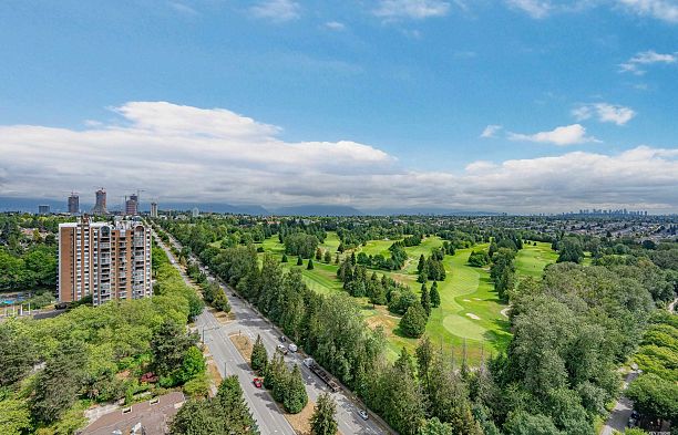 2302 7433 Cambie Street South Cambie