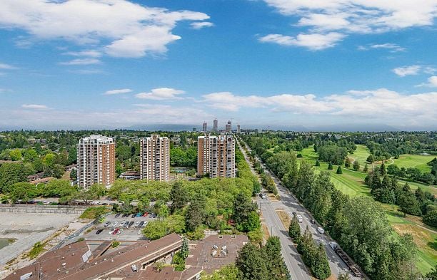 2302 7433 Cambie Street South Cambie
