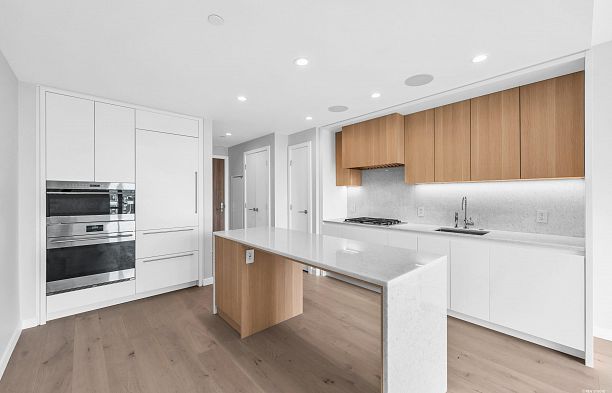 2302 7433 Cambie Street South Cambie