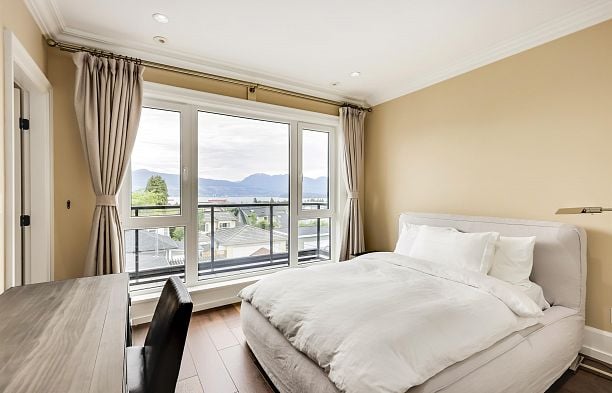 3963 W 11th Avenue Point Grey
