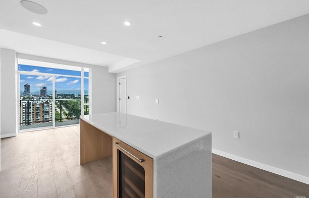 2302 7433 Cambie Street South Cambie