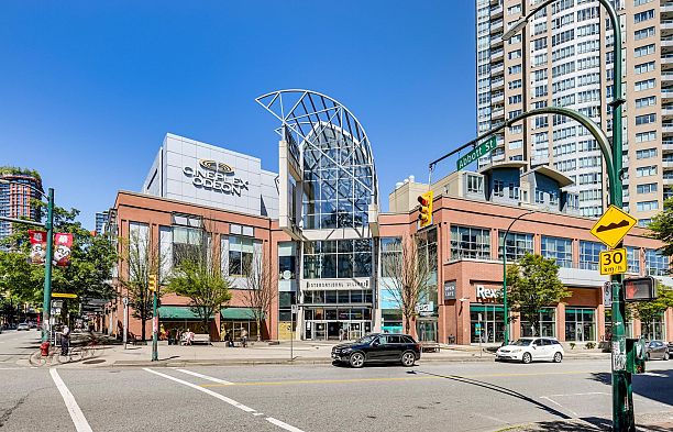 TH6 63 Keefer Place Downtown VW
