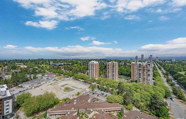 2302 7433 Cambie Street South Cambie