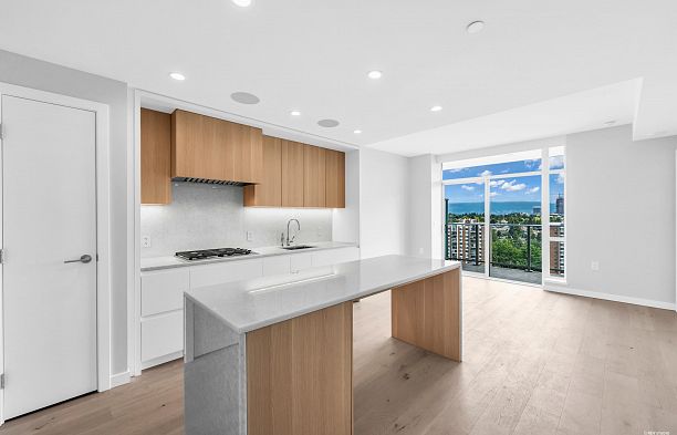 2302 7433 Cambie Street South Cambie