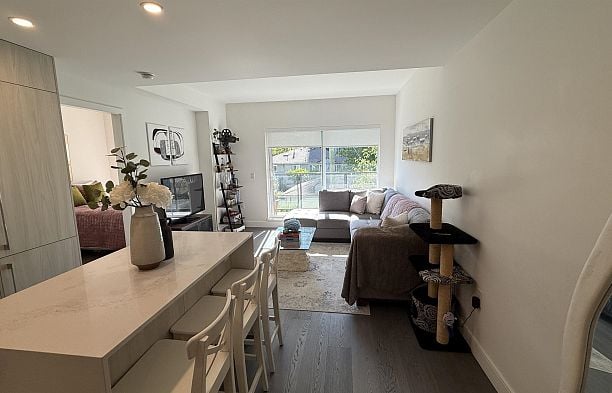 207 488 W 58th Avenue South Cambie