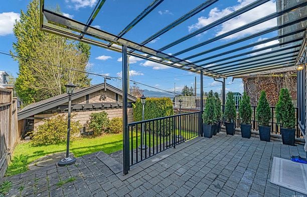 4541 W 5th Avenue Point Grey