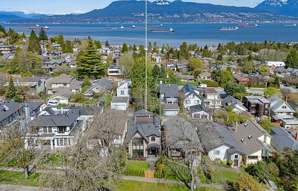 4541 W 5th Avenue Point Grey
