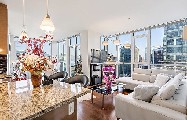 3303 1189 Melville Street Coal Harbour