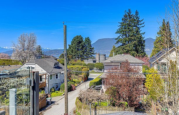 4459 W 5th Avenue Point Grey