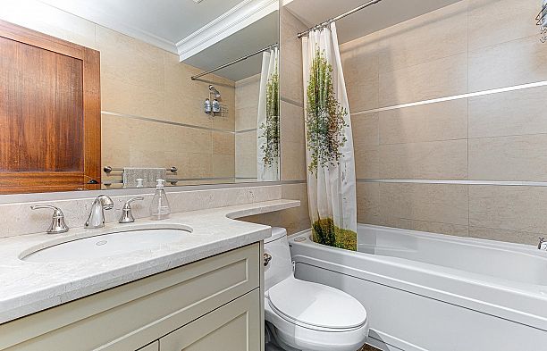 4459 W 5th Avenue Point Grey