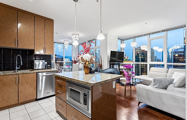 3303 1189 Melville Street Coal Harbour