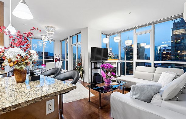3303 1189 Melville Street Coal Harbour