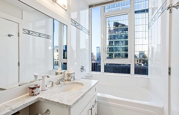 3303 1189 Melville Street Coal Harbour