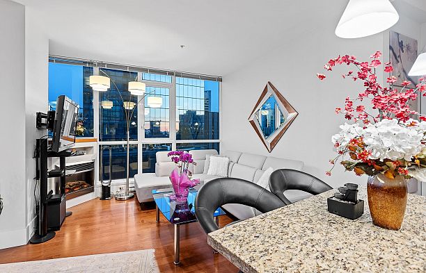 3303 1189 Melville Street Coal Harbour