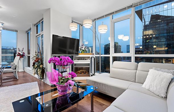 3303 1189 Melville Street Coal Harbour